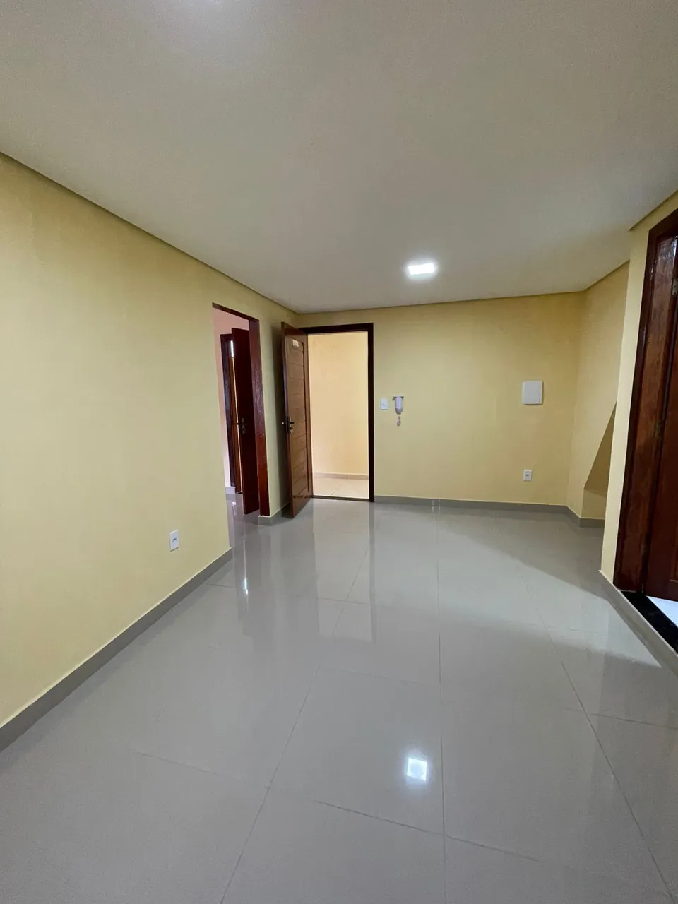 ALUGO ÓTIMA SALA COMERCIAL NA CACHOEIRINHA.