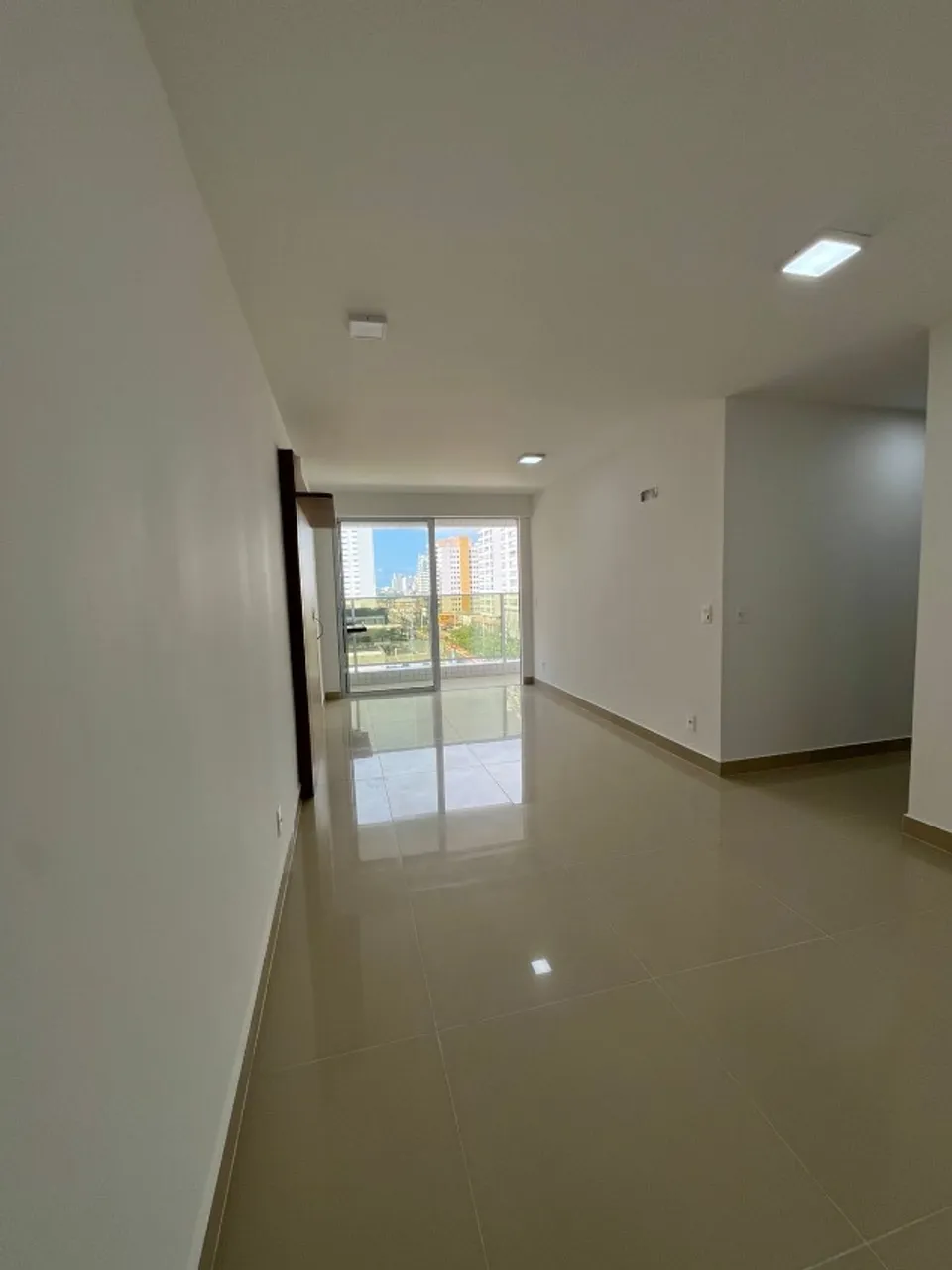 Apartamento para locação na Península, 03 quartos