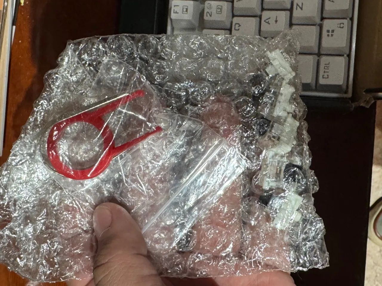 Redragon Mitra keyboard - white keyboard with red RGB64318047800961122