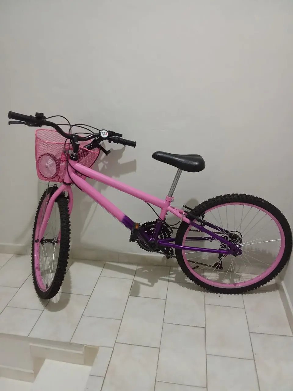 Bicicleta Infantil Aro 24 KOG Feminina 18 Velocidades Com Cestinha e rodinhas