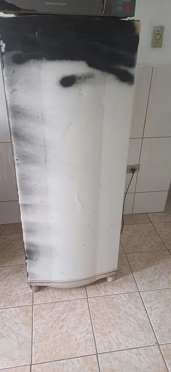Geladeira Consul 261 Litros 220w