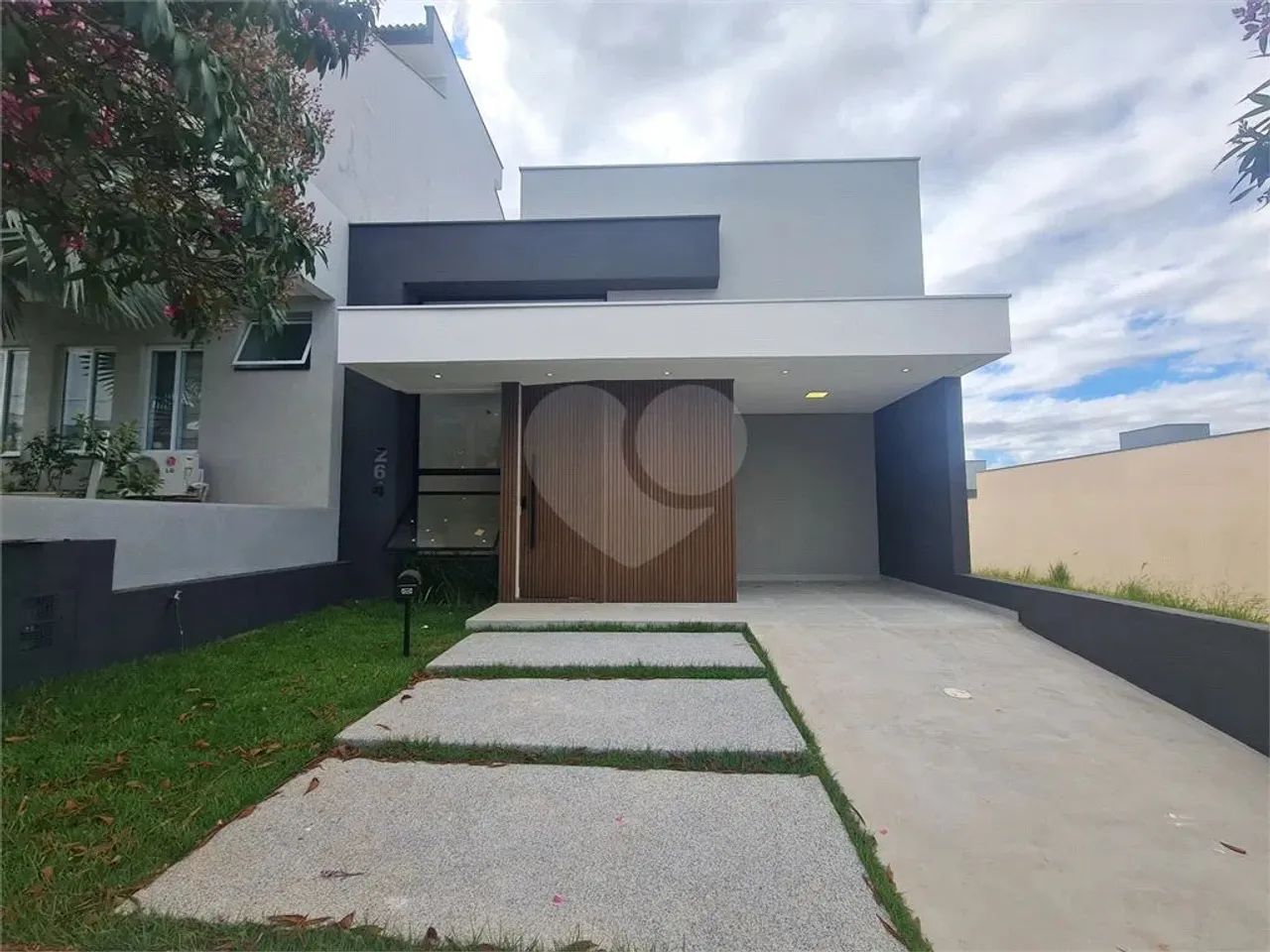 Casa à venda com 3 quartos, sendo 1 suíte, no condomínio Terras de São Francisco, Sorocaba