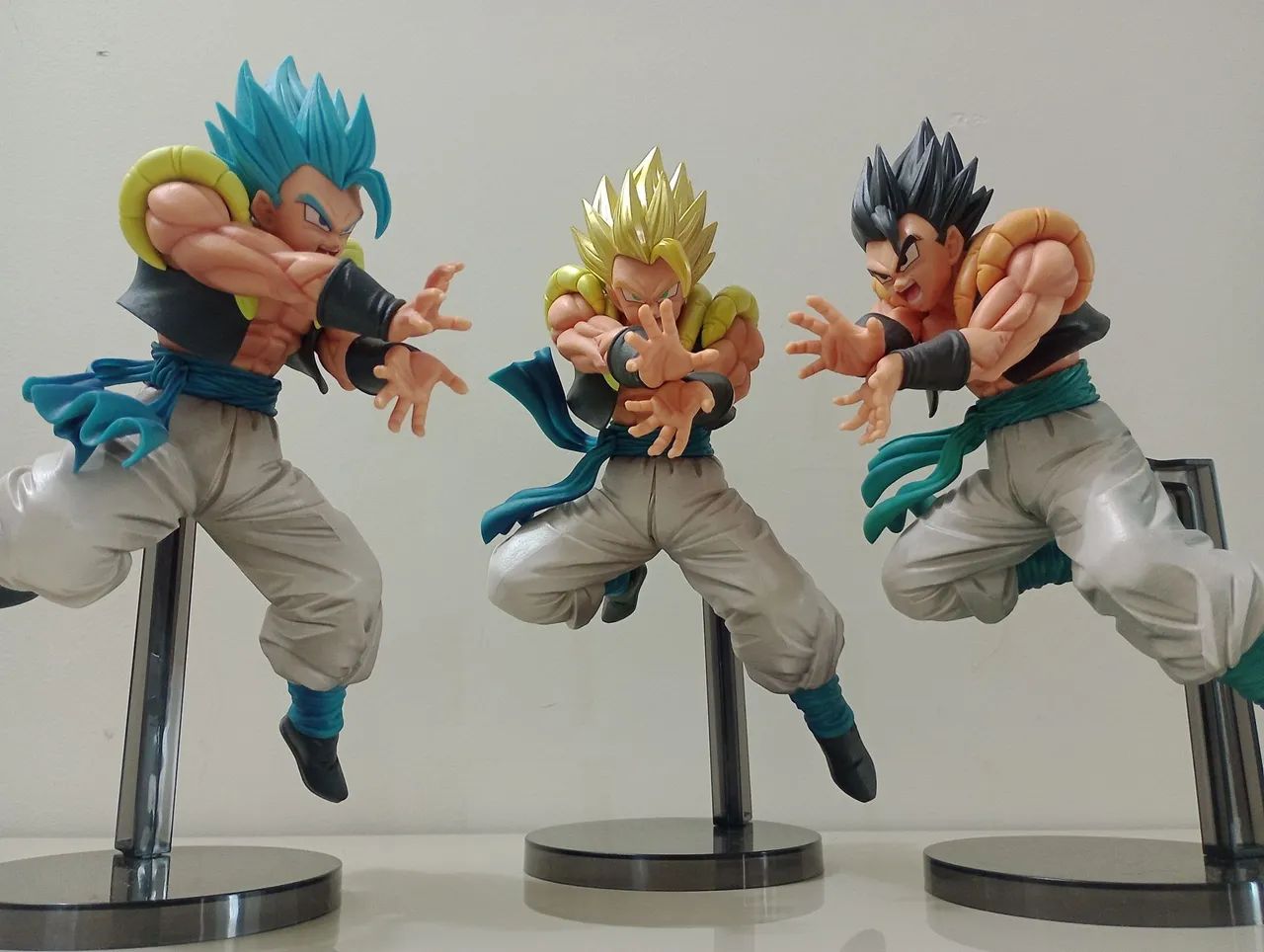Goku Super Saiyajin - Figura de Ação - Foto 4