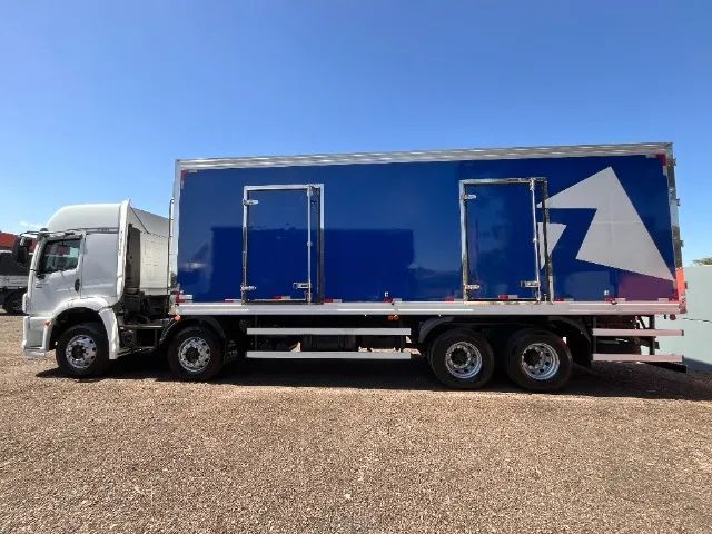 VW Volkswagen 30.330 8X2 2018 Teto Alto Automático Completo Bitruck Baú Frigorífico 16 Pal - Foto 5