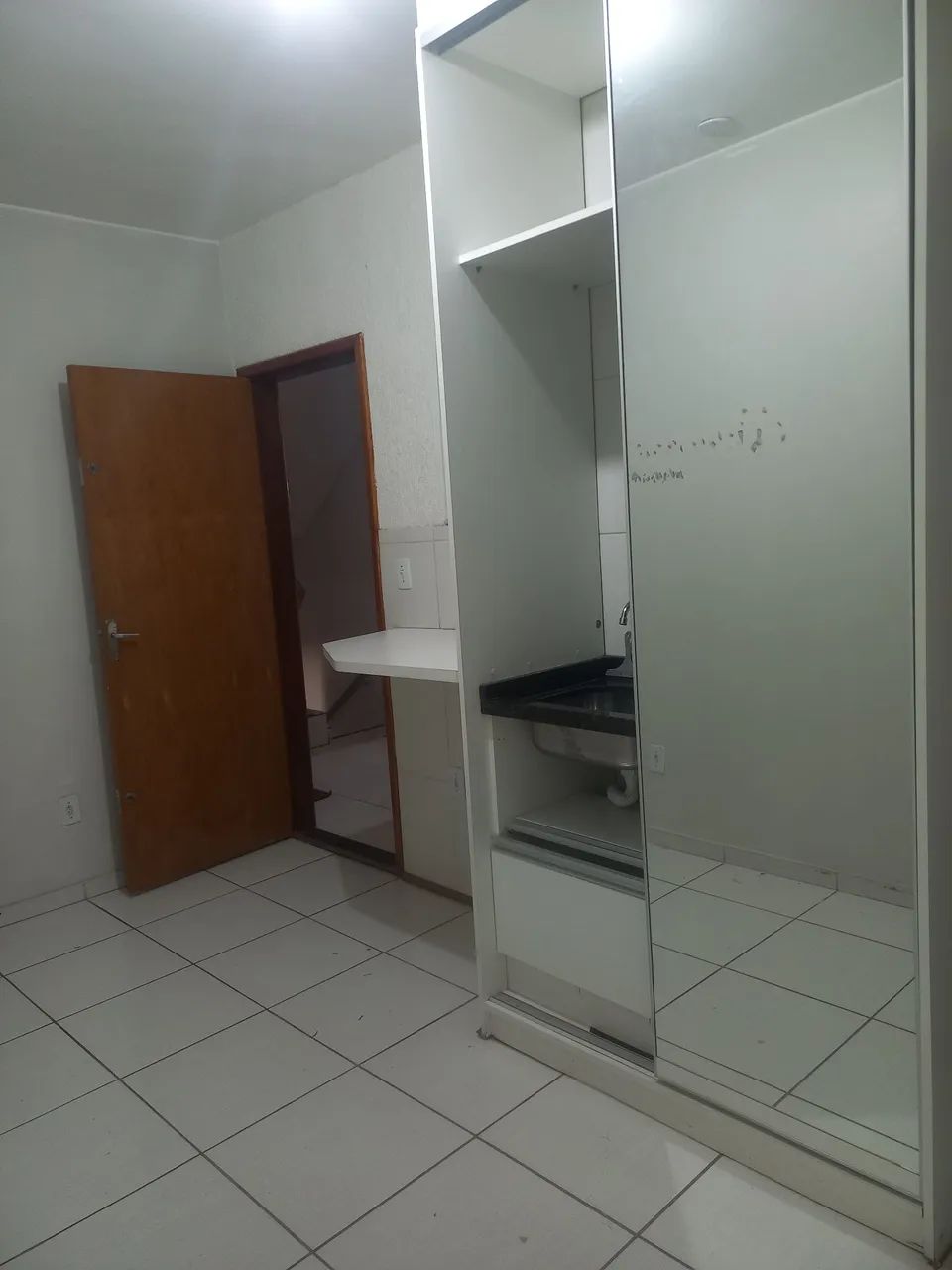 ALUGO ESCRITÓRIO NA PRINCIPAL da QS 4, CONJ 1 - Foto 2