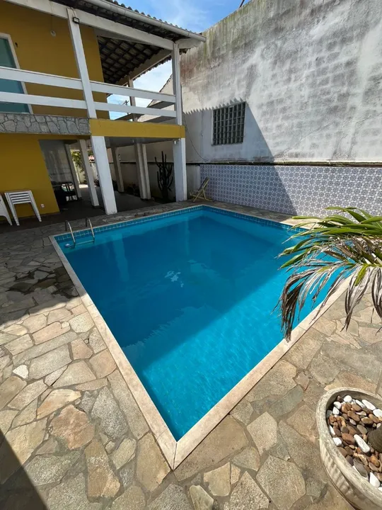 Cabo Frio Peró Piscina e Churrasqueira.