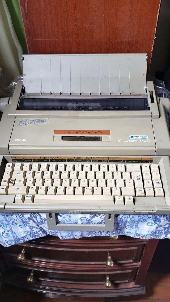 Olivetti ET Personal 540 Typewriter64861040706689122
