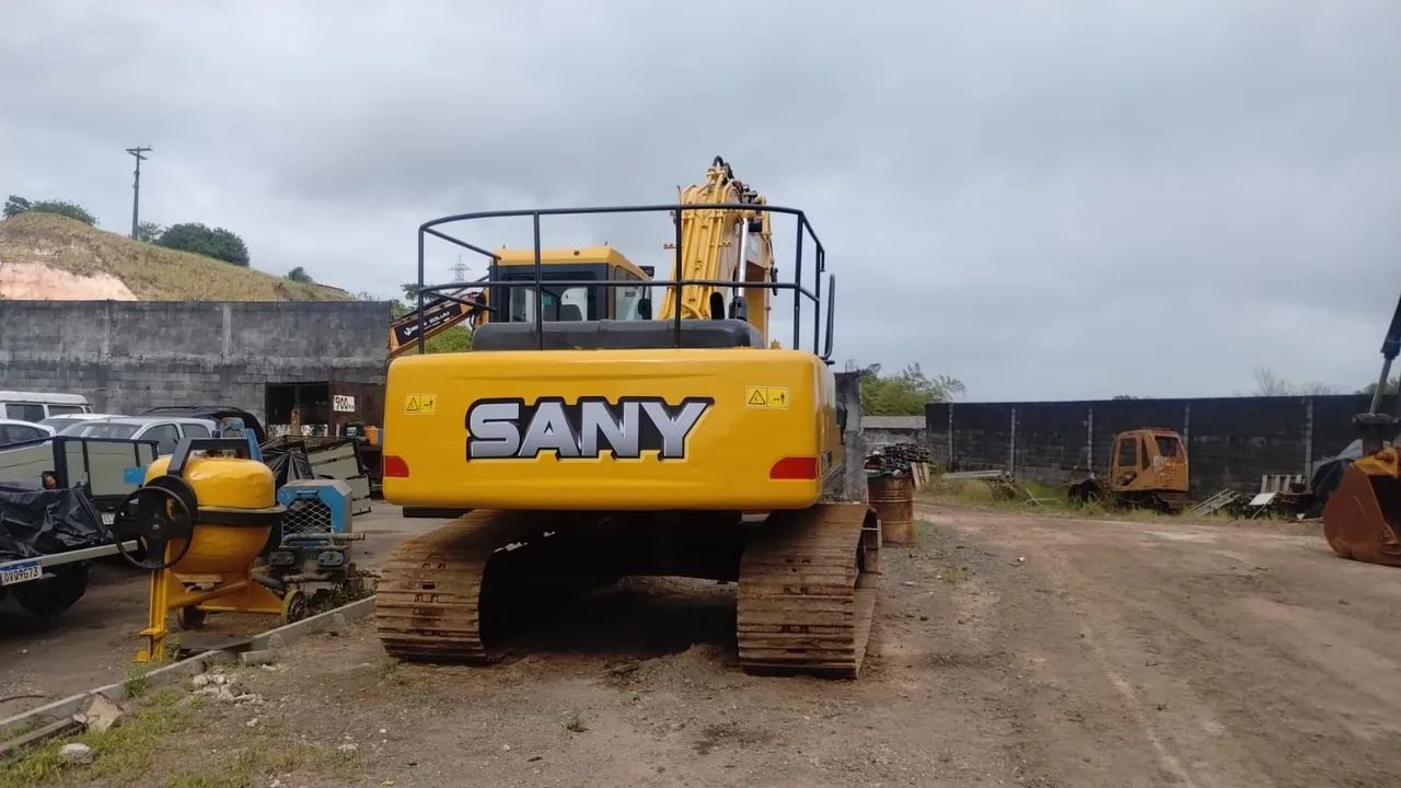 Escavadeira de 22 toneladas