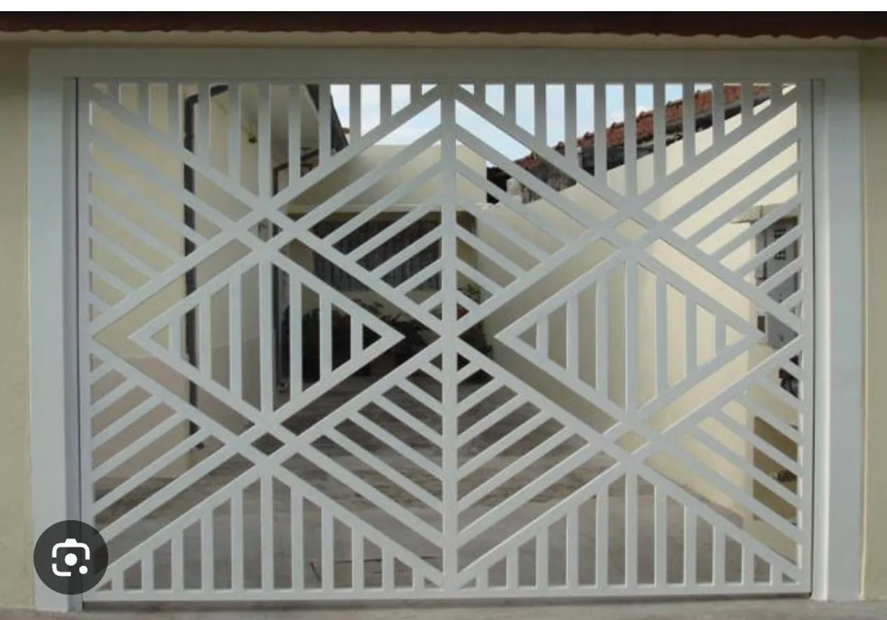 Portão Decorativo para Jardim com Design Geométrico