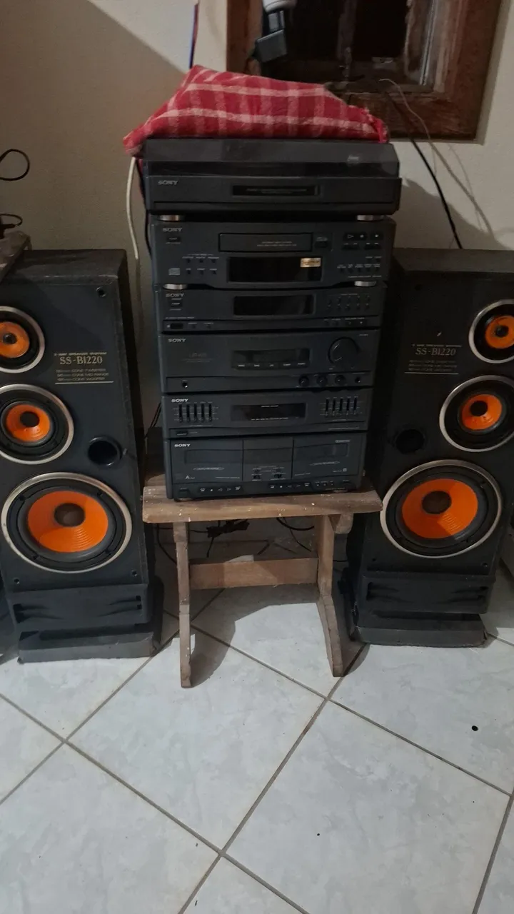 Mini System Sony com Caixas SS-B1220