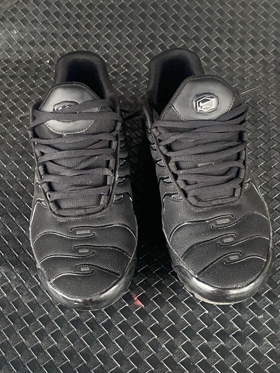 Nike TN todo preto, motivo da venda ficou apertado no meu pé  - Foto 5