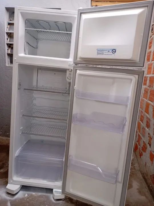 Geladeira Electrolux 110v.  Placa fria DC34. Muito linda. - Foto 3