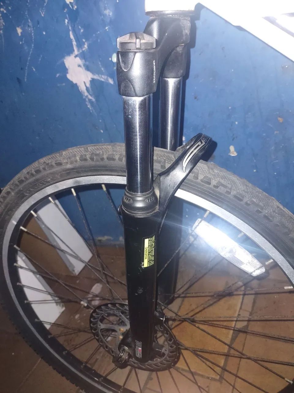 Suspensão Manitou six aro 26  - Foto 2