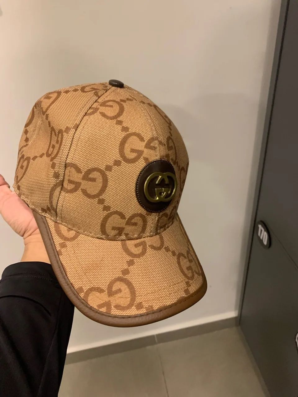 Boné Gucci novo