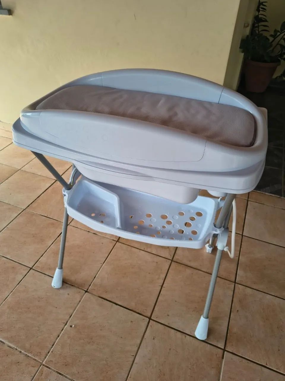 Vendo banheira/ trocador - Foto 2