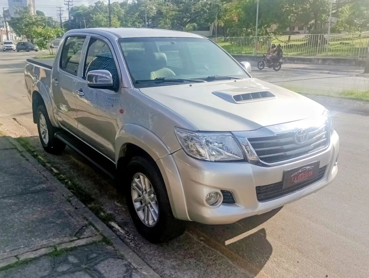 Toyota Hilux Hilux CD SR D4-D 4x4 3.0 TDI Dies Aut. 2013
