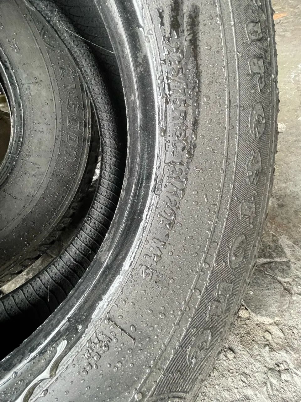 2 Pneus Firestone caminhão  - Foto 2