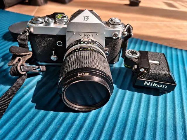 Nikon F2 AS Mecânica + 2 Lentes Nikkor 43-86mm e 28mm + 2 Visores