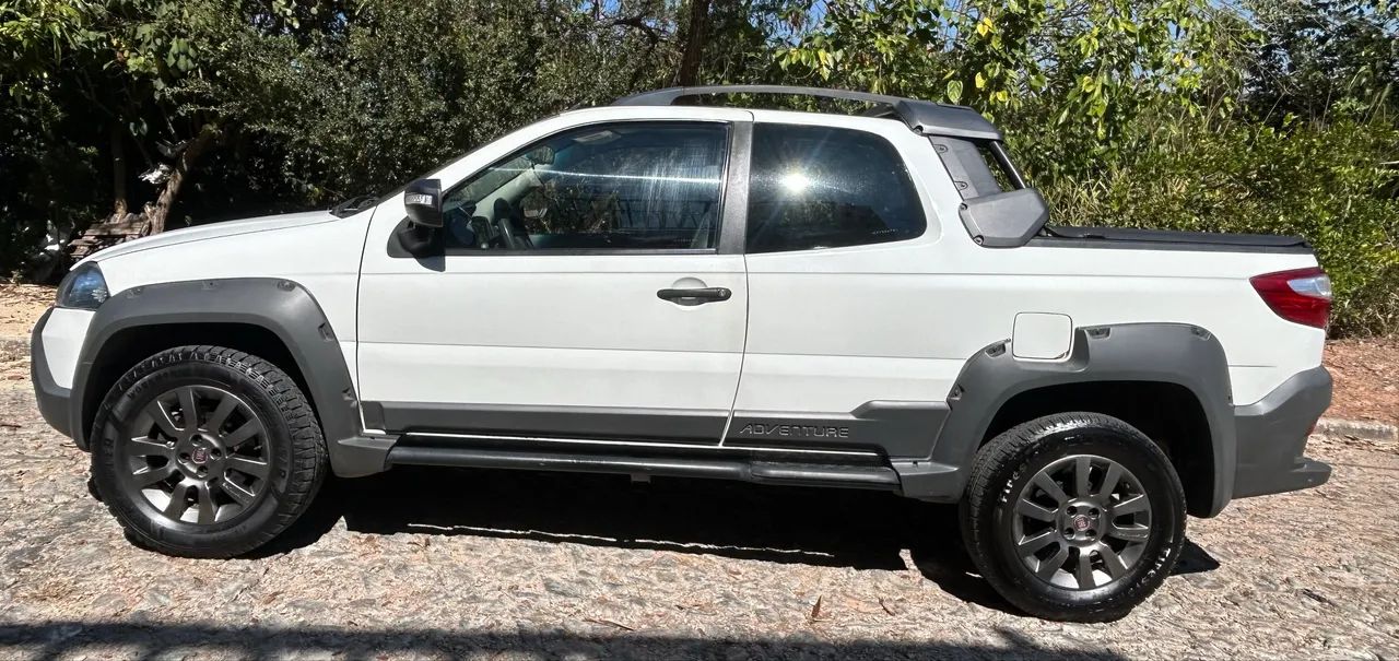 Fiat Strada Adventure1.8/ 1.8 Locker Flex CD 2014 - Foto 5