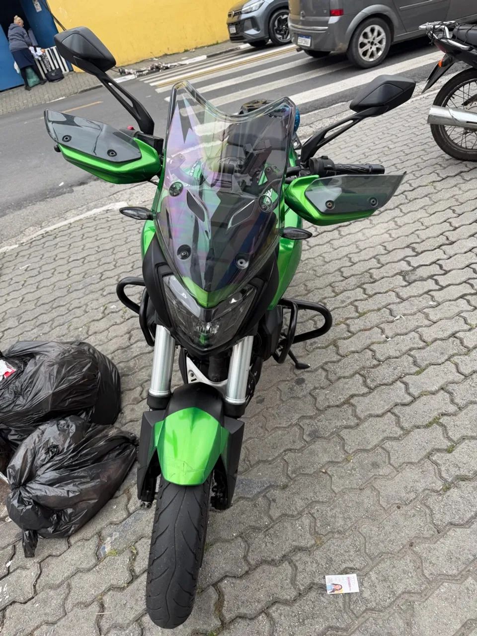 Dominar 400