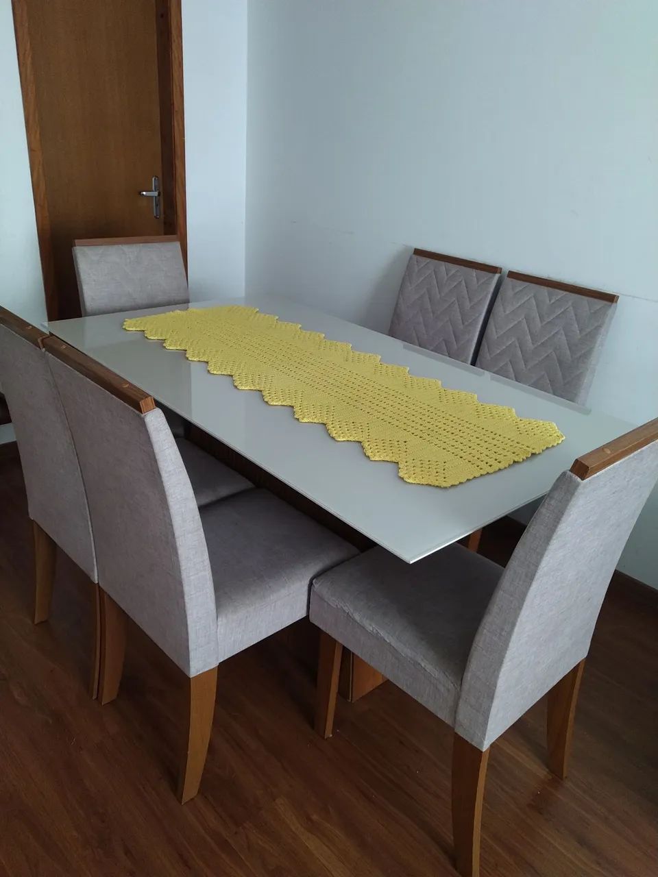 Mesa de vidro com 6 cadeiras  - Foto 2