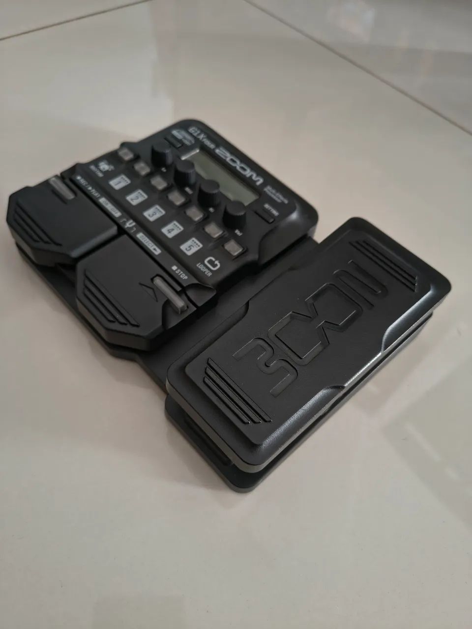 Pedaleira De Efeito Zoom G1x Four Para Guitarra - Foto 2