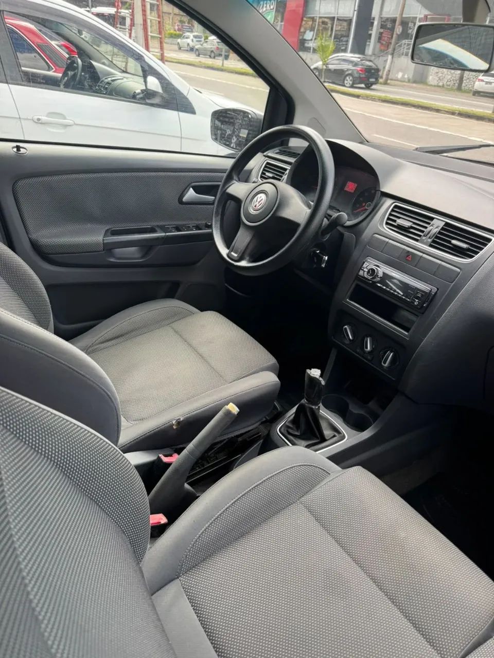 Volkswagen Fox 1.0 Mi Total Flex 8V 3p, foto 5 de 10
