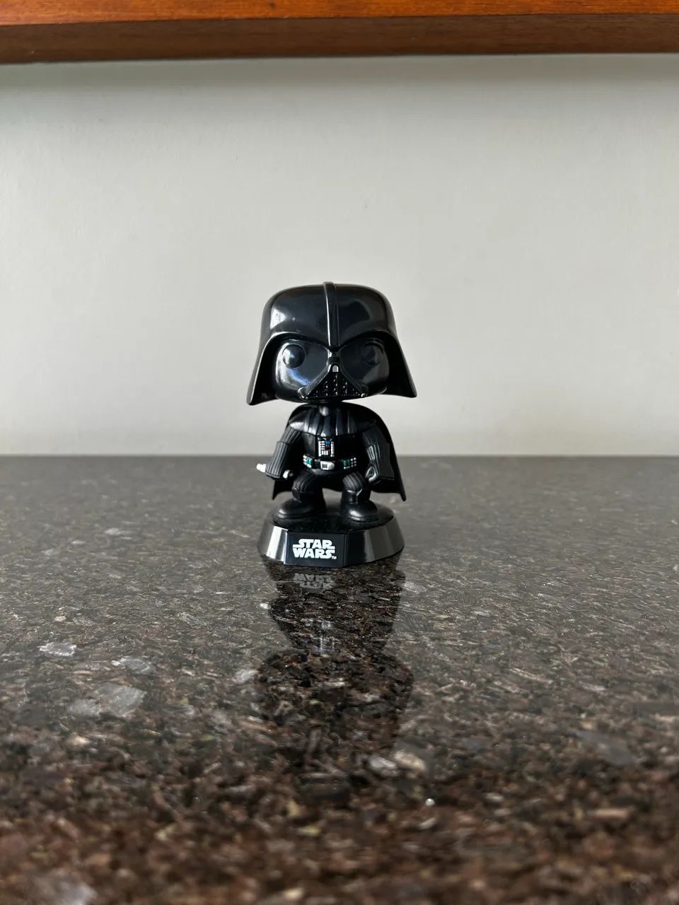 Funko Pop Darth Vader #01 Star Wars Original + Copo térmico Darth Vader brinde 