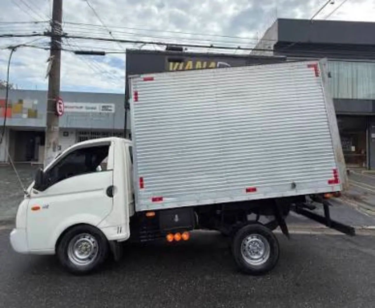 Alugo mini caminhão baú!!
