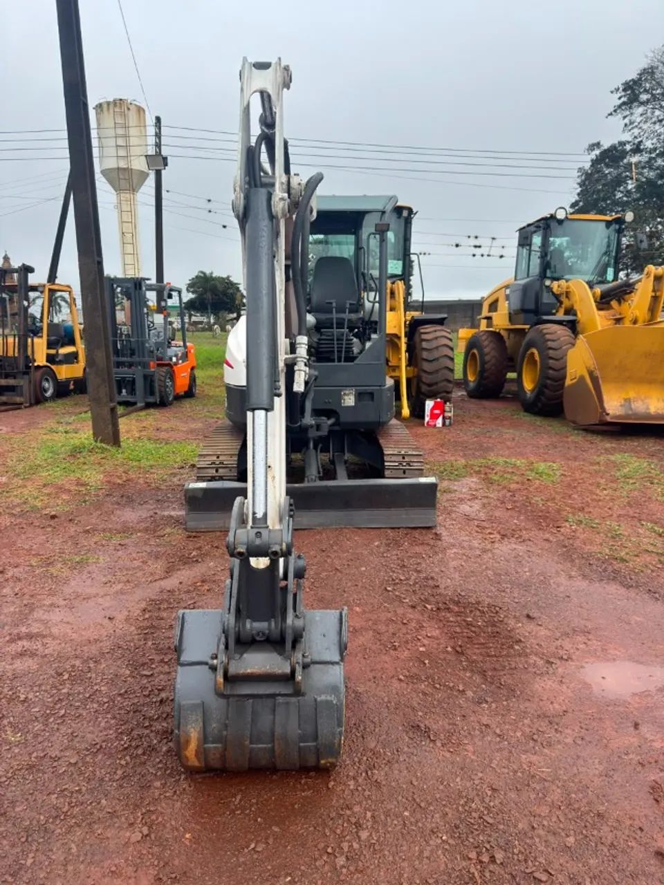 Mini Escavadeira Bob cat E35 - Foto 3