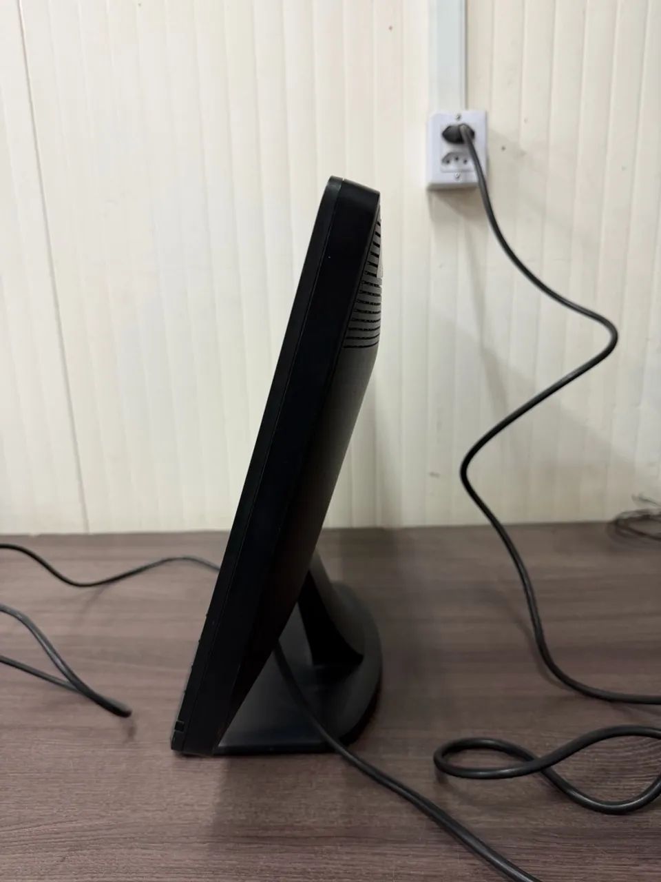 Monitor Dell 19? E1913c LED Widescreen VGA e DVI - Foto 4