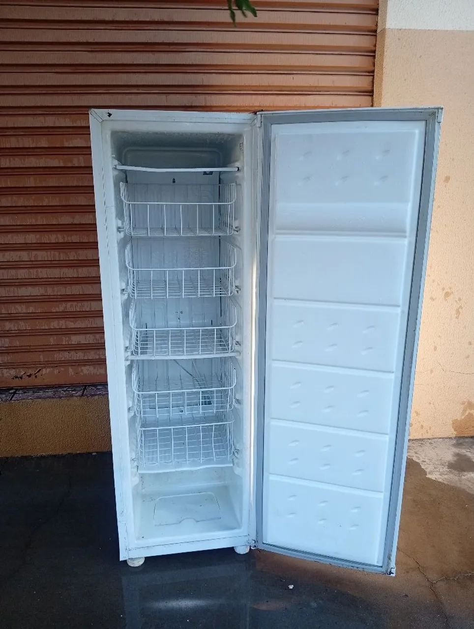 Freezer vertical vendo ou troco  - Foto 3