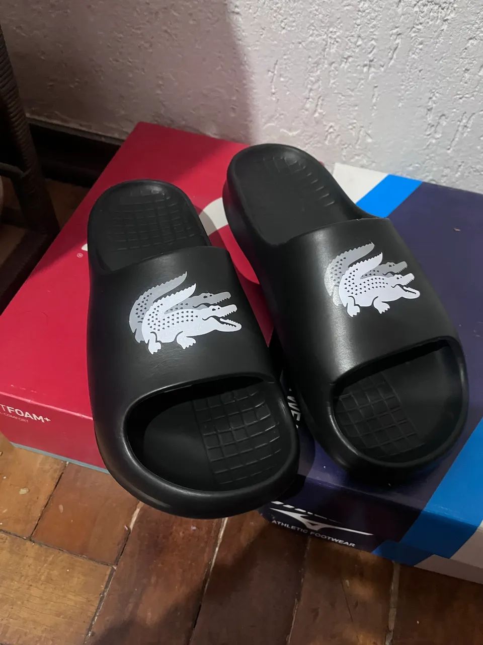 Chinelo Lacoste preto  - Foto 3