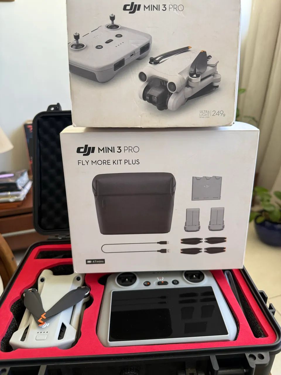 DJI Mini 3 Pro Fly More Combo + Controle DJI RC (com Tela) - Estado de Novo - Foto 5