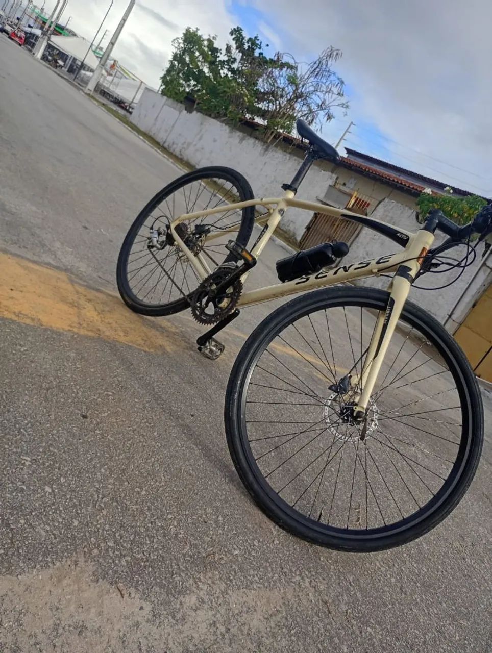 Vendi-se bicicleta Sense 