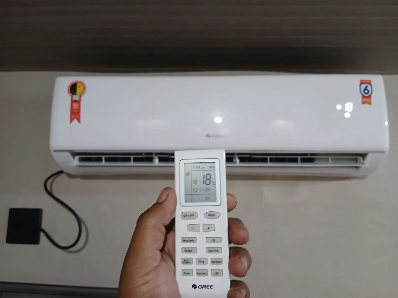 Vendo split  Gree de 24 btus semi nova
