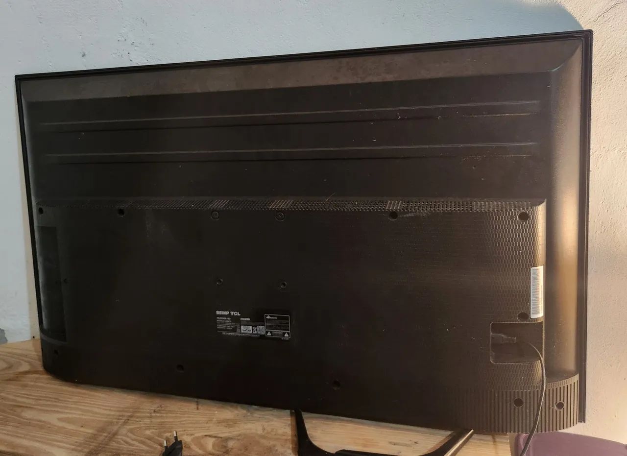 Smart TV TCL 40 polegadas para conserto ou peças  - Foto 4