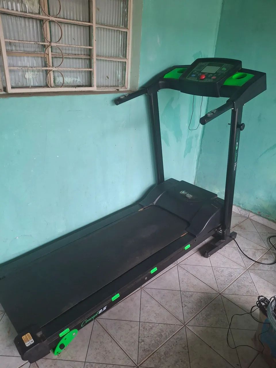 Vendo um esteira semi nova