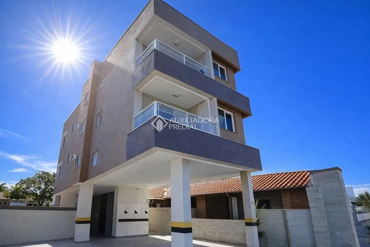 Apto à venda com 2 Dormitórios e 2 vagas de garagem no bairro Carianos em  - Florianópolis