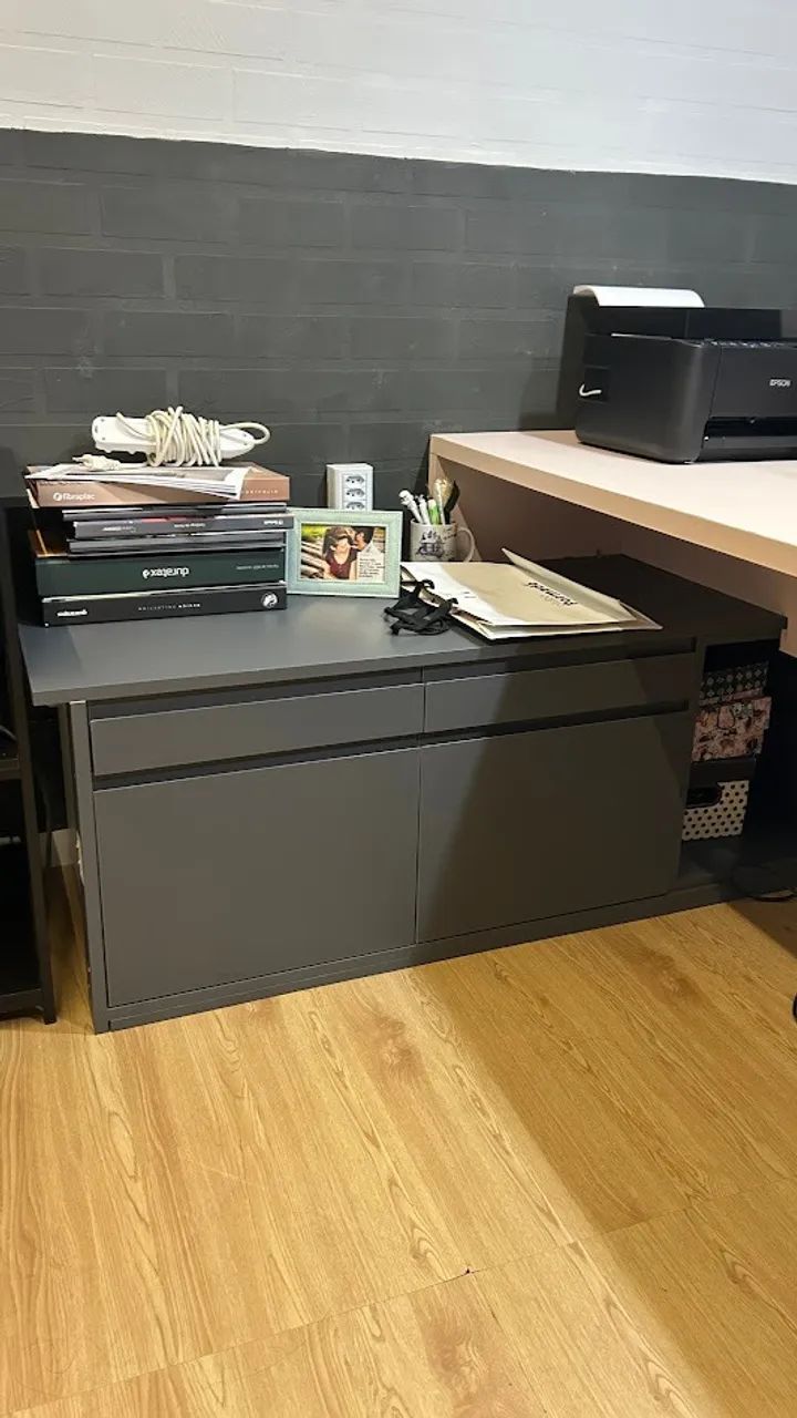 Mesa de escritório com gavetas e arquivo - Foto 4