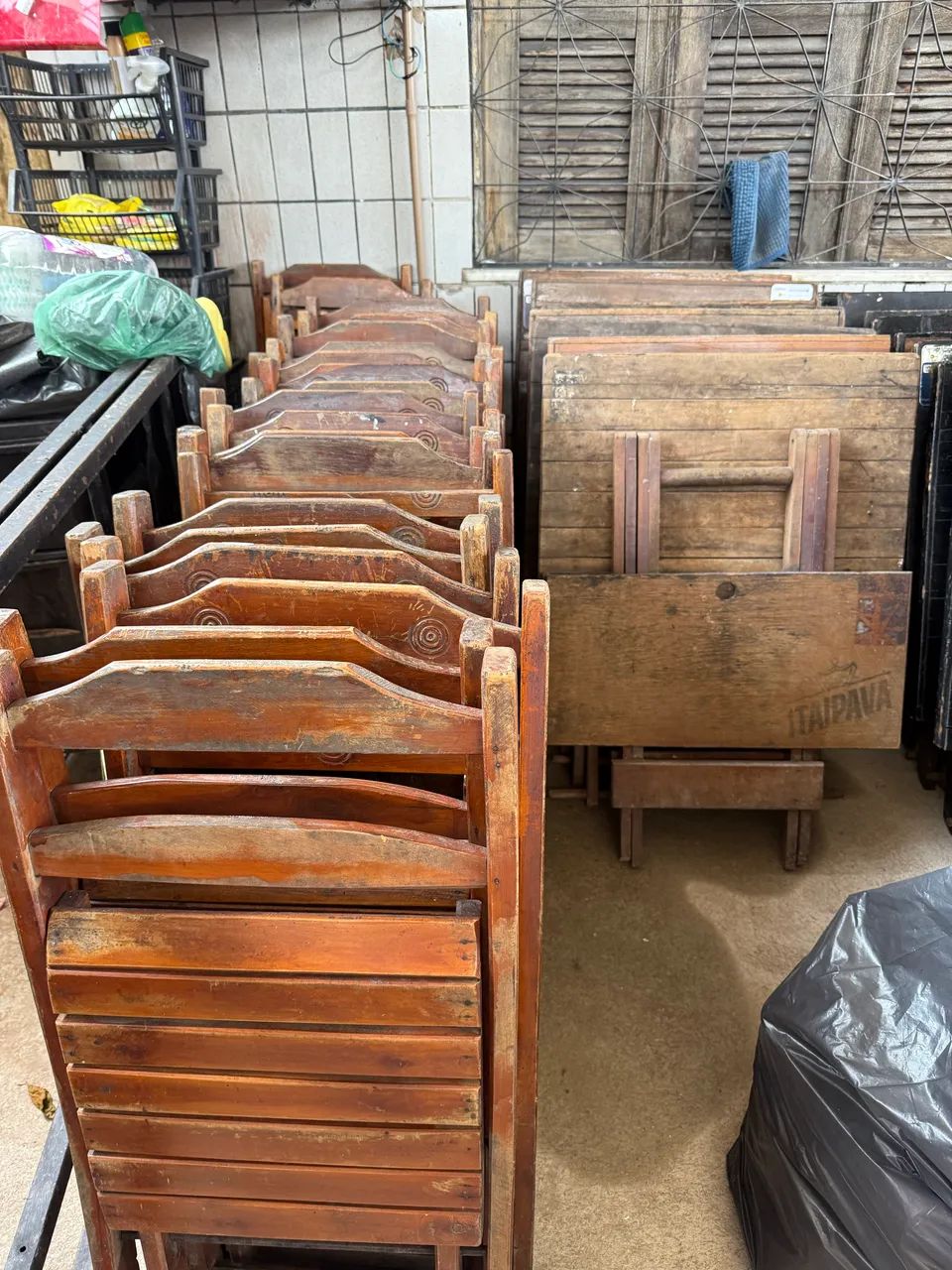 Conjunto de mesa com cadeira - Foto 2