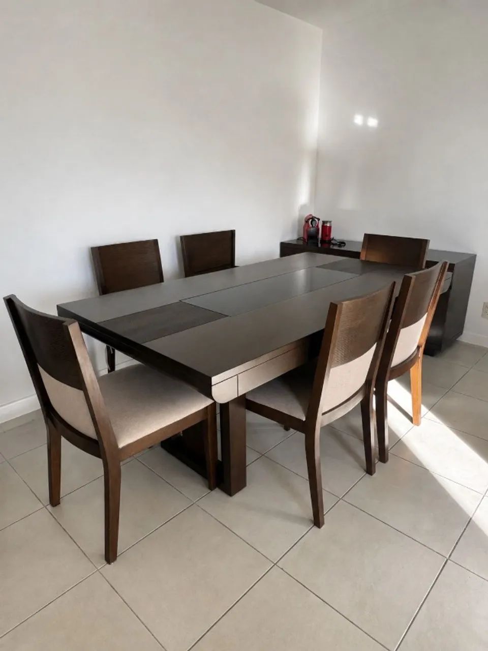 Mesa de Jantar em Madeira Escura com 6 Cadeiras