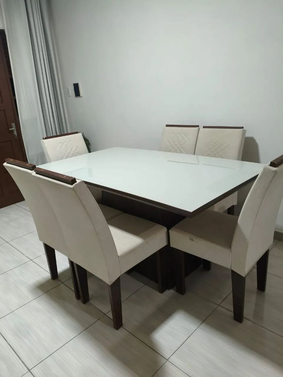 Mesa de jantar com 06 cadeiras  - Foto 3