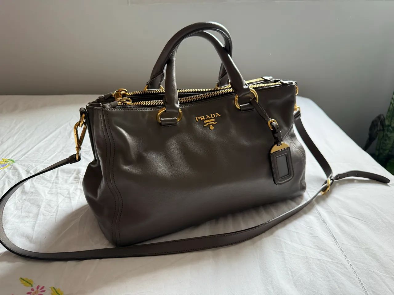 Bolsa Prada cor fendi  - Foto 5