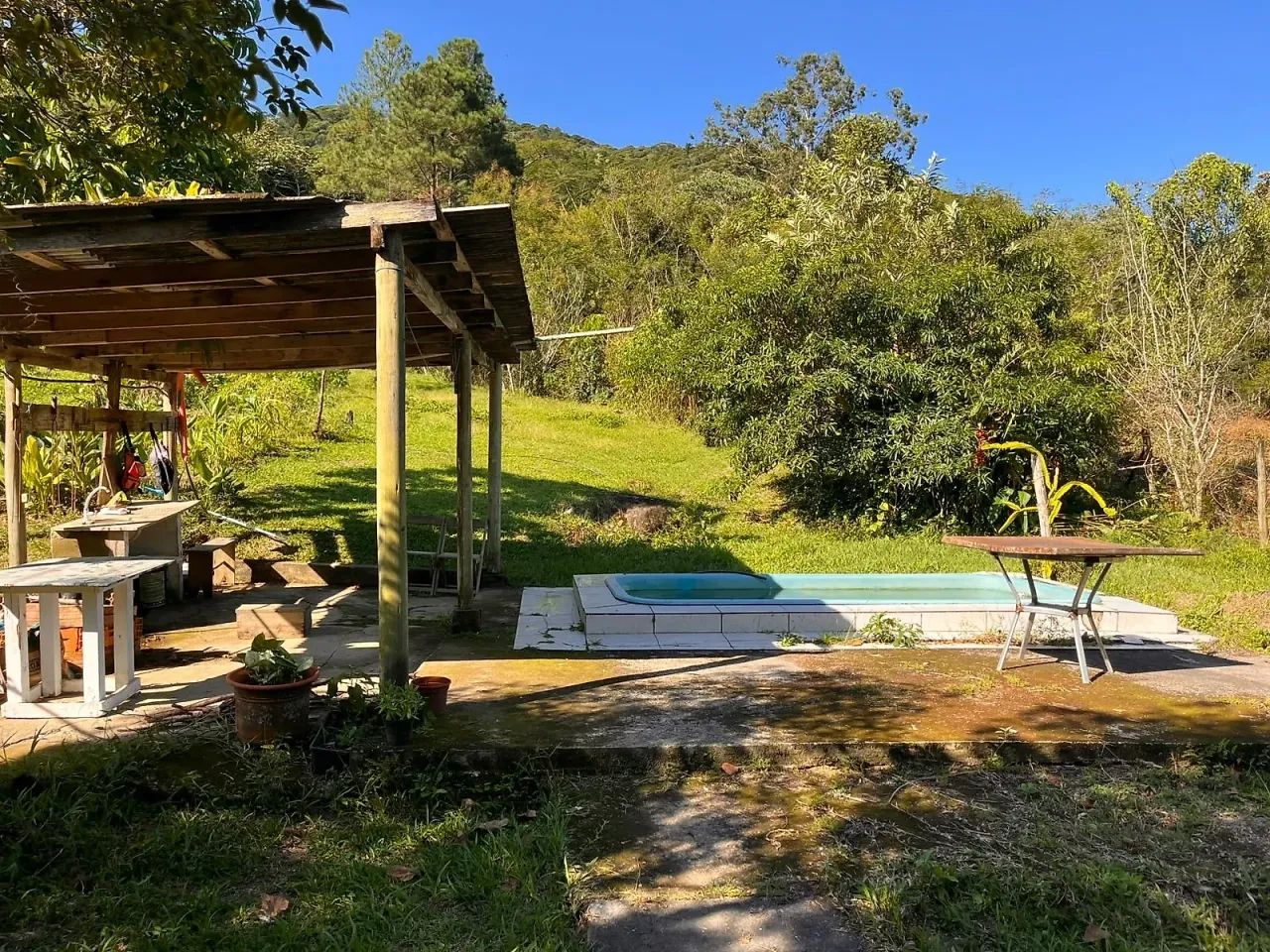 Sítio de 4.500m² com Casa e com nascente de água em Palhoça
