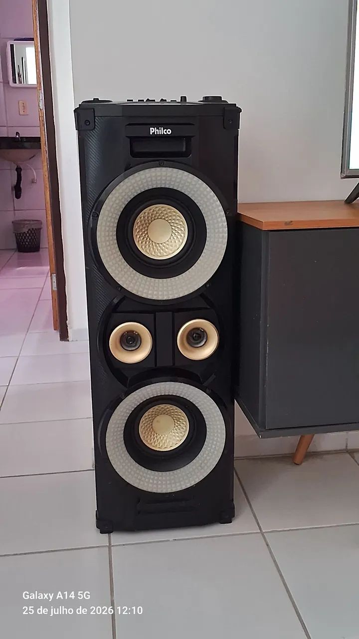 Vende se essa torre de som fhilco em excelente estado de conservação completa