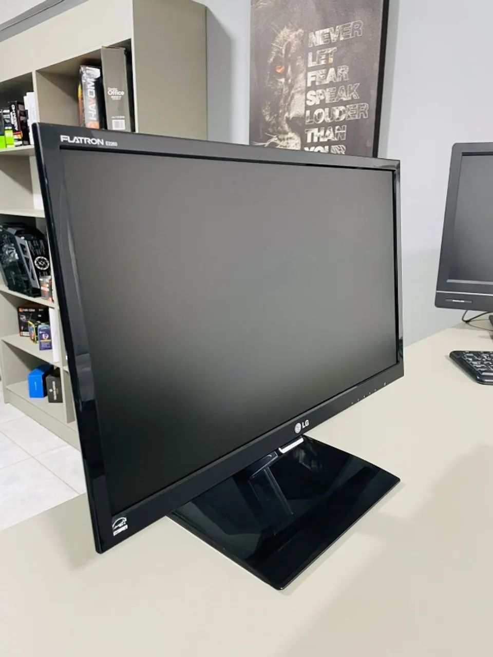 Monitor LG Flatron E2260 - 21,6? Full HD | HDMI e VGA