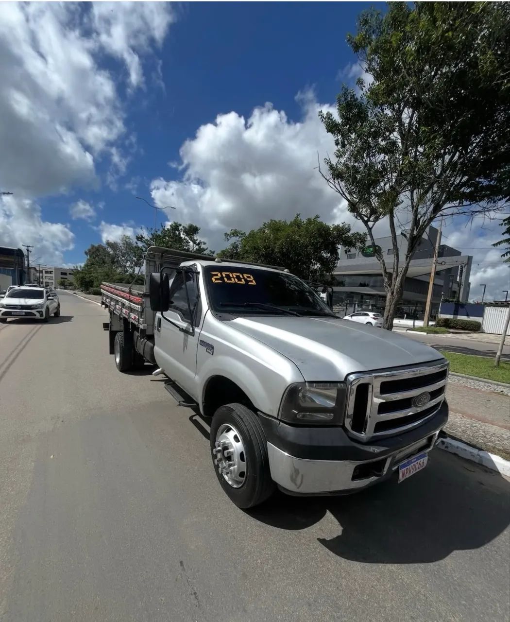 F4000 (entrada 25mil) 