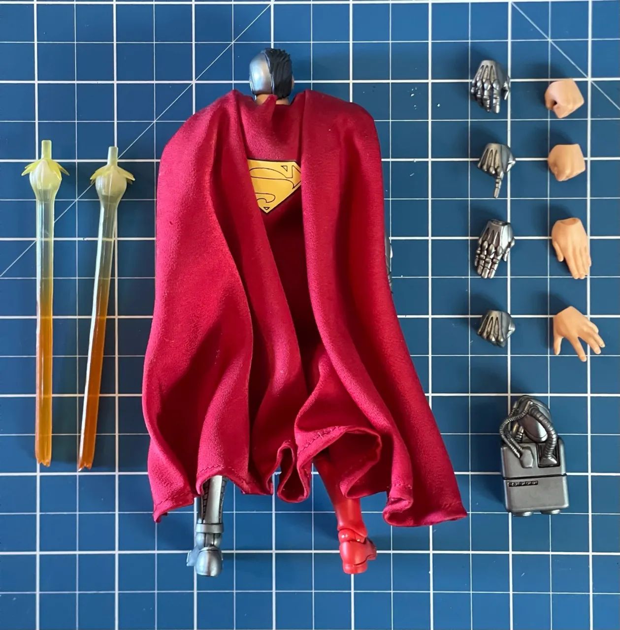 Cyborg Superman - Mafex original / Customizado  - Foto 4