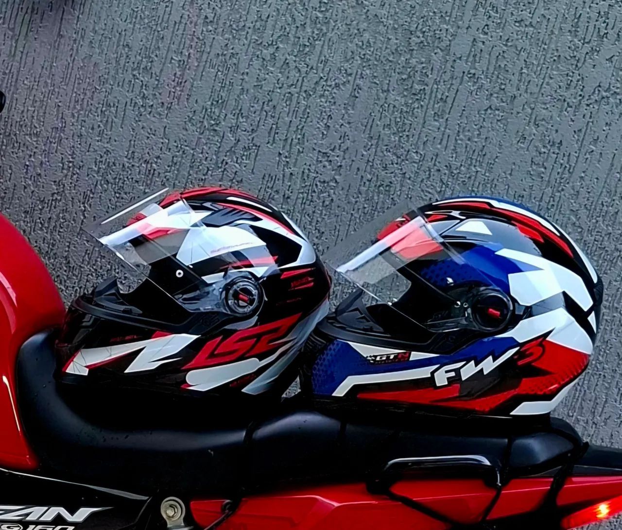 Capacete ls2, fw3 semi novos